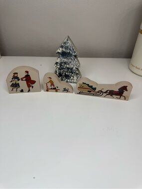 Vintage Cats Meow Shelf Sitters Christmas Winter Wood Figurines Set of 3 + Tree